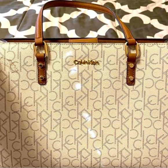 Calvin Kline handbag/wallet set - Picture 2 of 6